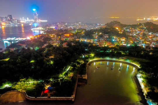 航拍福建厦门鼓浪屿风景区夜景