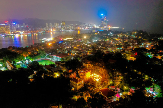 航拍福建厦门鼓浪屿风景区夜景