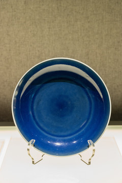 霁蓝釉瓷盘