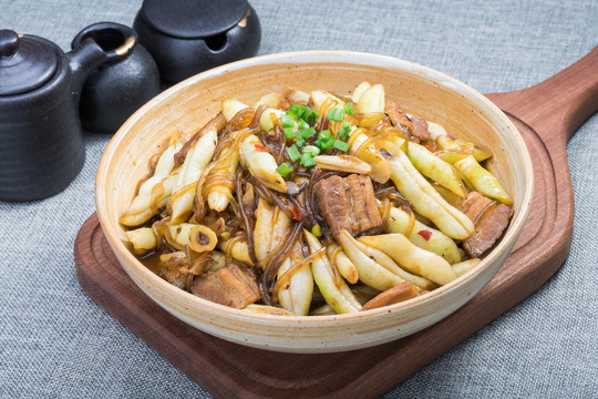 芸豆肉炖粉条