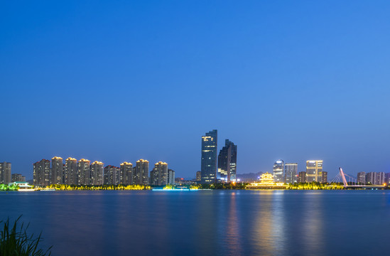 绍兴迪荡湖夜景