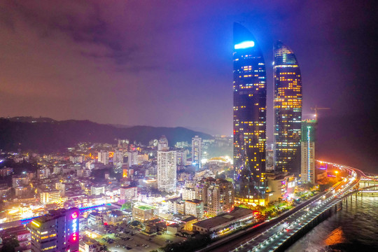 航拍厦门世茂海峡大厦双塔夜景