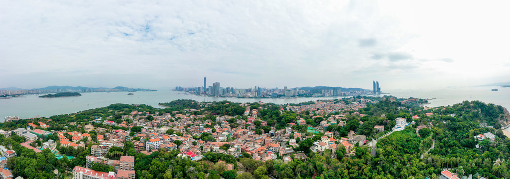 航拍福建厦门鼓浪屿全景图