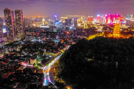 航拍佛山礌岗山顶魁星阁夜景