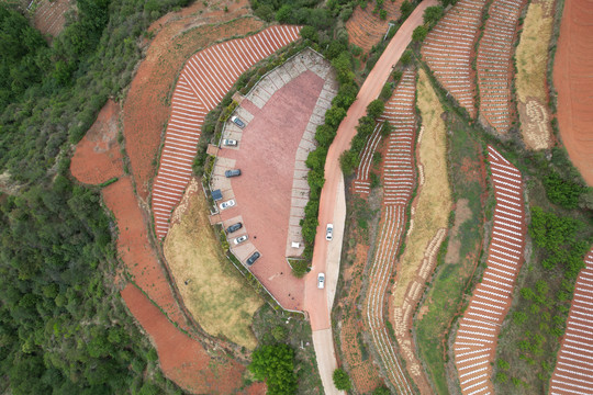 东川红土地