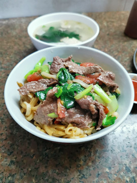 牛肉湿炒粿条