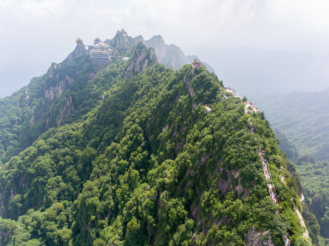 航拍栾川老君山最高峰马鬃岭