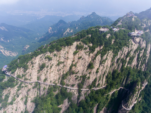 航拍栾川老君山最高峰马鬃岭