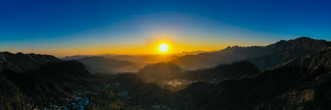 八达岭长城日出