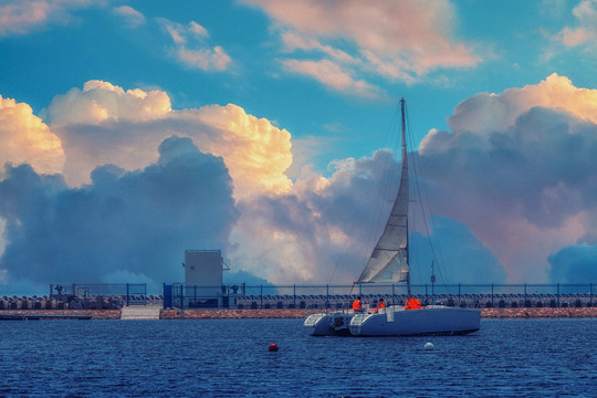 厦门海滨帆船