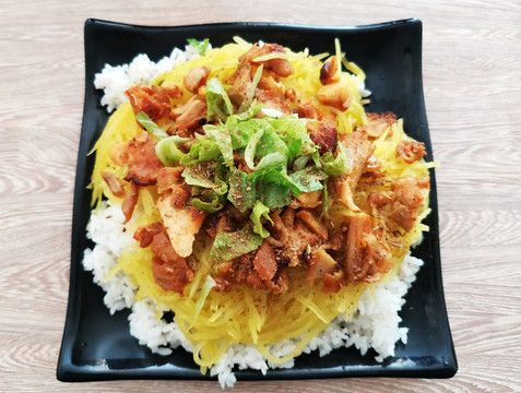 孜然烤肉拌饭