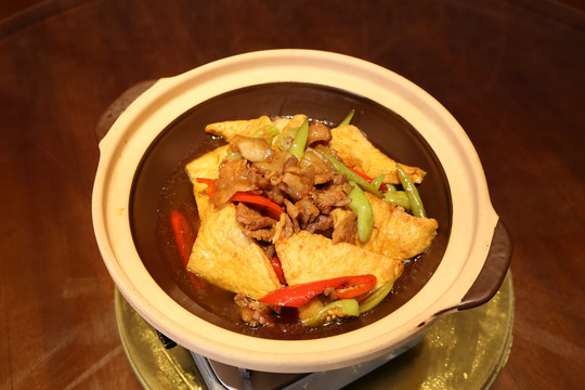 豆腐拌嘎豆腐炒肉