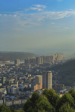 宜宾蓝天白云城市风光