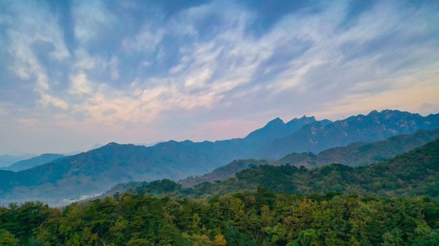 潭柘山麓