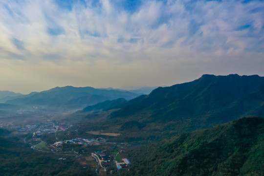 潭柘山麓