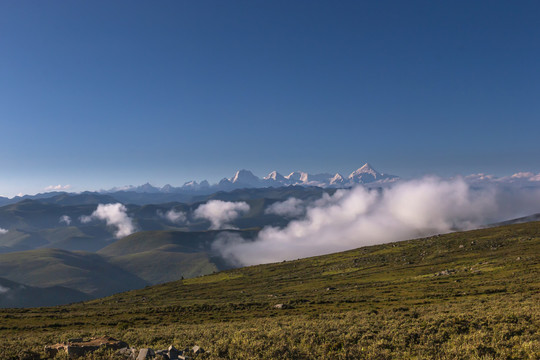 贡嘎雪山风光