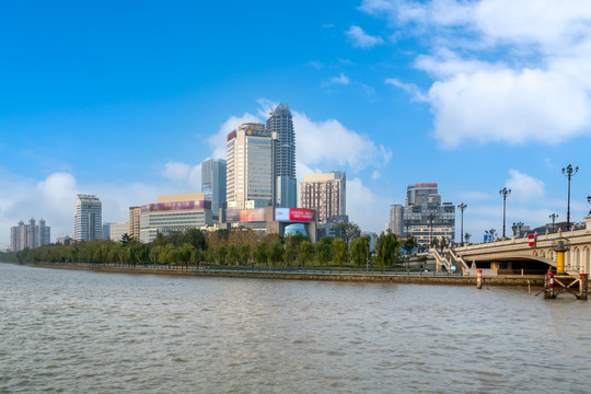 宁波老城三江口街景