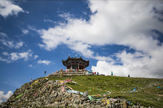 日月山