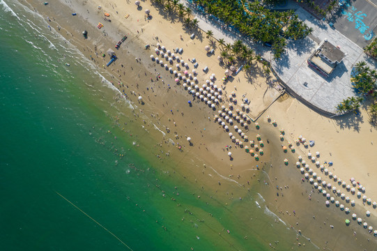 中国第一滩壮观的海边泳场航拍