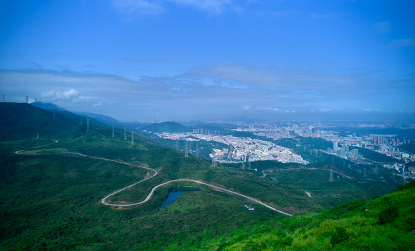 深圳打鼓嶂山顶风光龙岗高楼