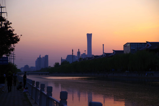 北京朝阳通惠河畔街景随拍