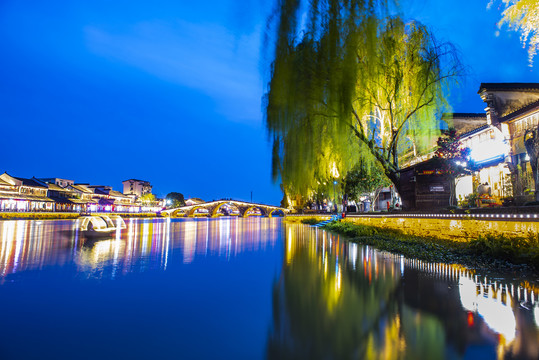 杭州塘栖古镇夜景