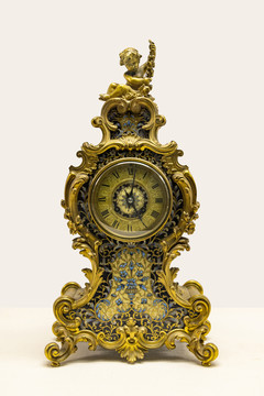 铜鎏金珐琅钟表
