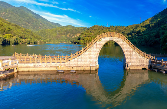 杭州桐庐县严子陵钓台风景区