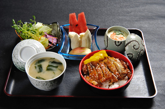 照烧鸡肉饭套餐