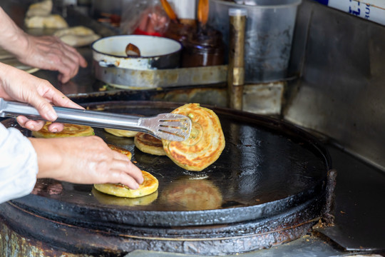 扬州当地特色美食大油火烧