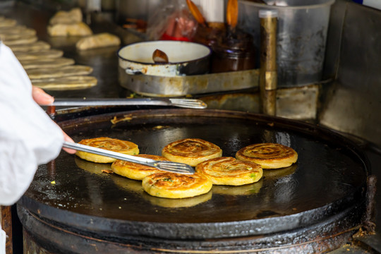 扬州当地特色美食大油火烧