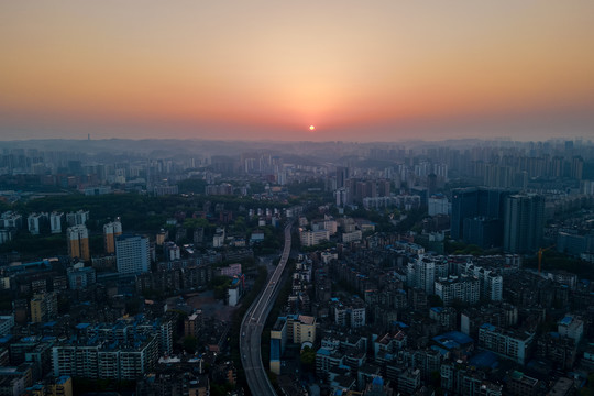 日出江城