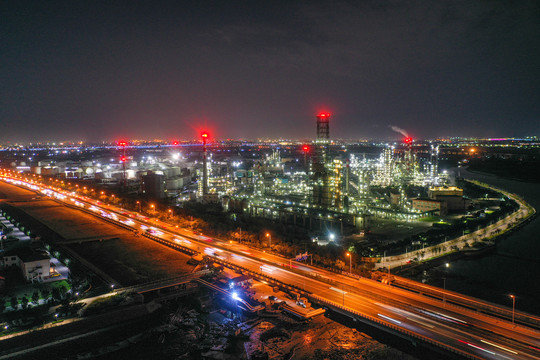 石化厂夜景