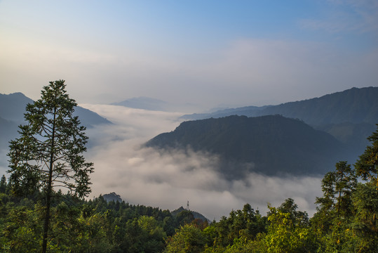 天空大山云海