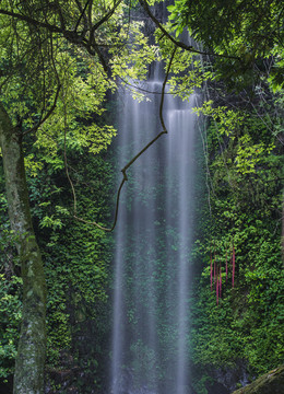 瀑布流水自然生态水源