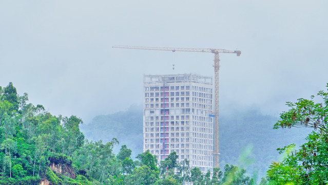 山林建筑高楼施工