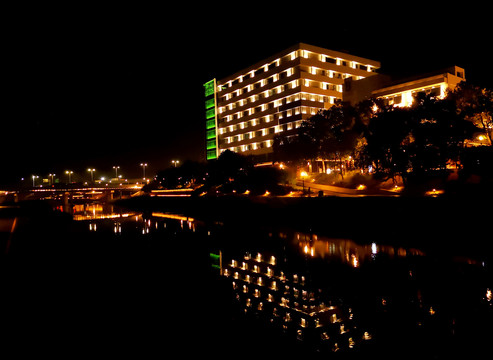 光明茅洲河夜景