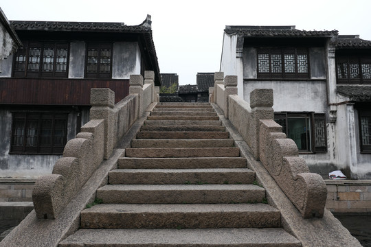 石桥台阶