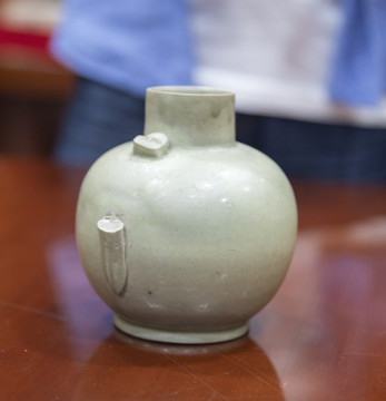 宋代汝窑陶瓷瓶