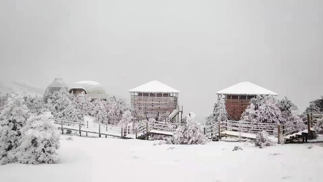 度假区雪景