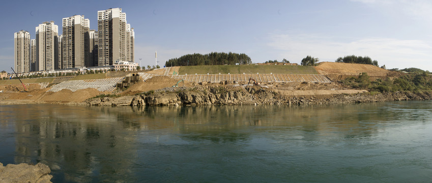 来宾城南河堤改建