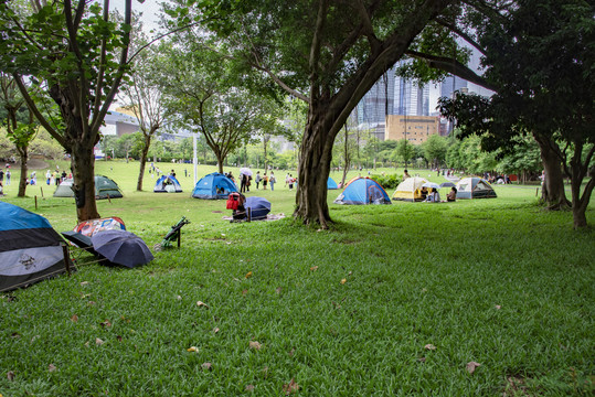 公园里的帐篷