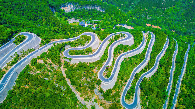 青州仰天山九龙盘蜿蜒山路