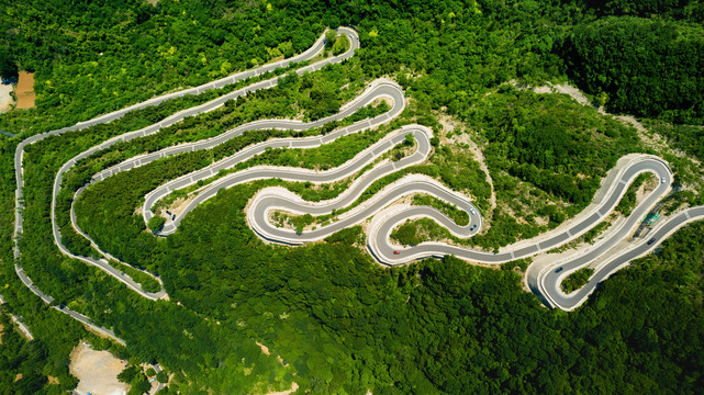 青州仰天山九龙盘蜿蜒山路