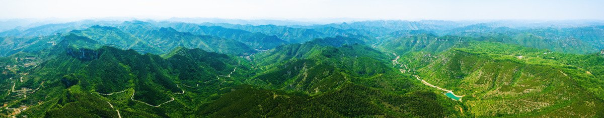 仰天山夏日青山