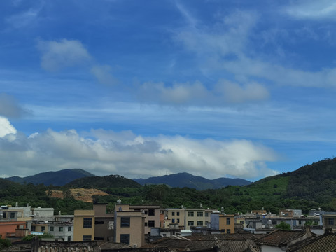 小镇的天空