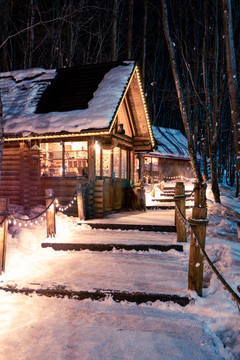 日本北海道富良野雪中木屋
