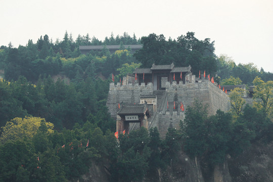 远眺司马迁祠