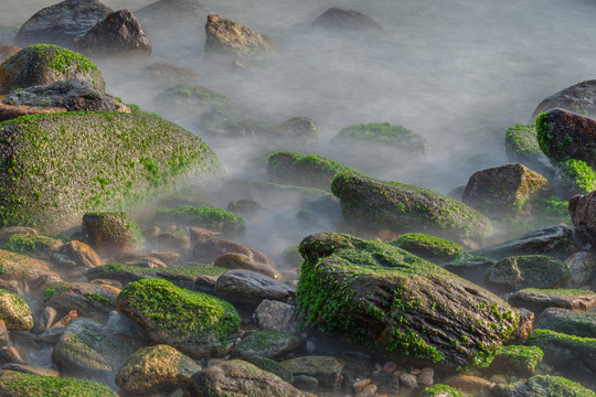 海边岩石滩