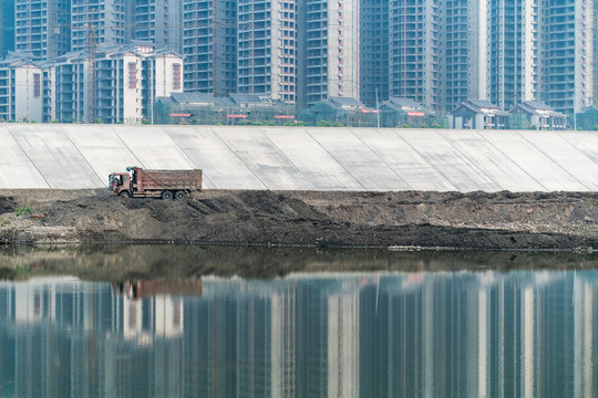 修建河堤